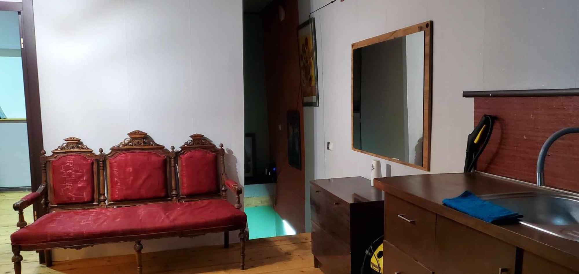 Your Room Hostel Tbilisi Buitenkant foto